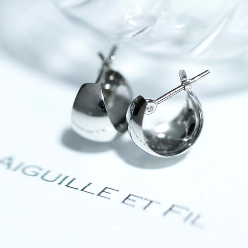送料無料】Pt900 ムーンフープピアス 7mm×10mm ペア ピアス