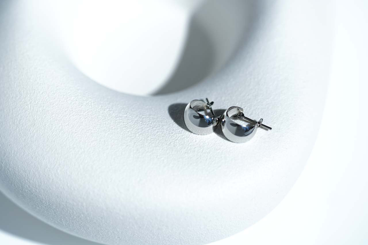 【送料無料】Pt900 ムーンフープピアス 7mm×10mm ペア