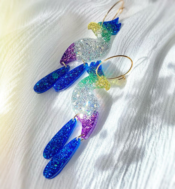 Perroquet hoop resin earrings オウムのカラフルレジンフープピアス 5枚目の画像