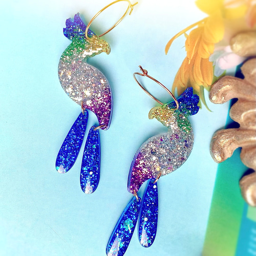 116 カラフルビジュー付きオウムさん ハンドメイド ピアスorイヤリング