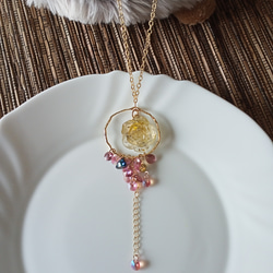 施華洛世奇水晶及鋯石項鍊，半透明的玫瑰花，14Kgf鍊條 第1張的照片