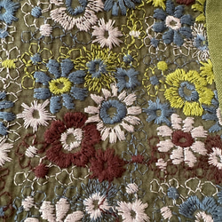 刺繍シリーズ　Mバンブーバッグ　「スクエア小花」緑　和装にも… 4枚目の画像