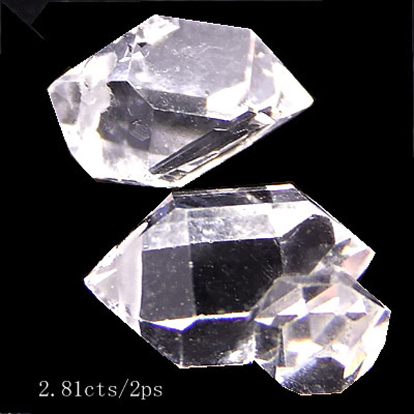 K10YG ハーキマーダイヤモンド & グリーンガーネット スウィングピアス 7枚目の画像