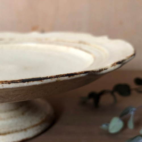 陶器の2段リムコンポート皿(φ約23㎝） 中皿 peace piece 通販 15626114