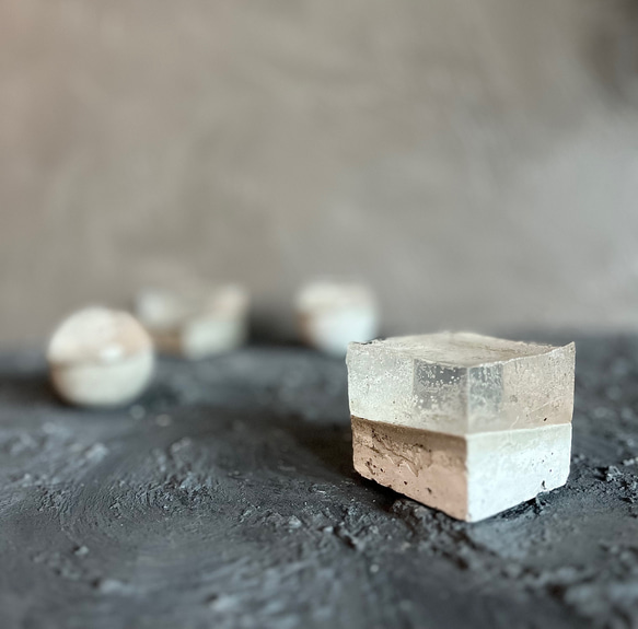 札幌軟石粉のジェルキャンドル　⬜︎ 1枚目の画像