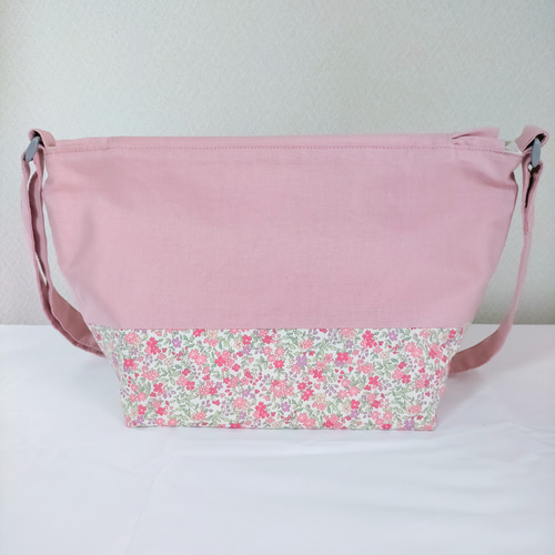 受注制作︎︎◌選べるリボン︎︎◌フリルが可愛い︎︎ショルダー