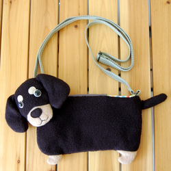 ダックスちゃんのスマホバッグ ミニチュアダックス ブラックタン 黒