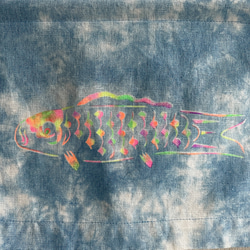 送料無料 　レインボー鯉のぼり 泥染めコットンリネンの小さめミニタペストリー 型摺り染 2枚目の画像