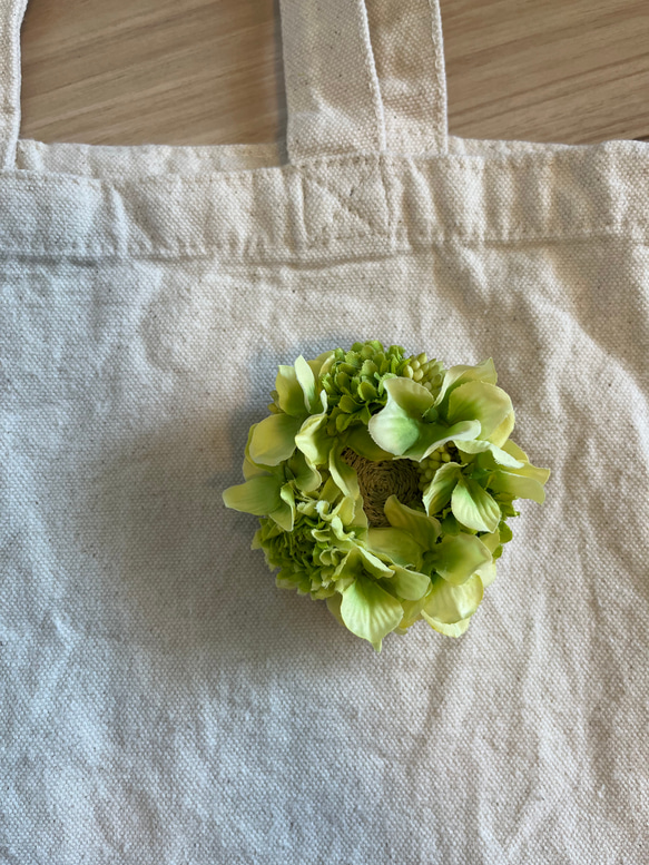 大人カワイイ♡お花と刺繍のリースブローチ 4枚目の画像