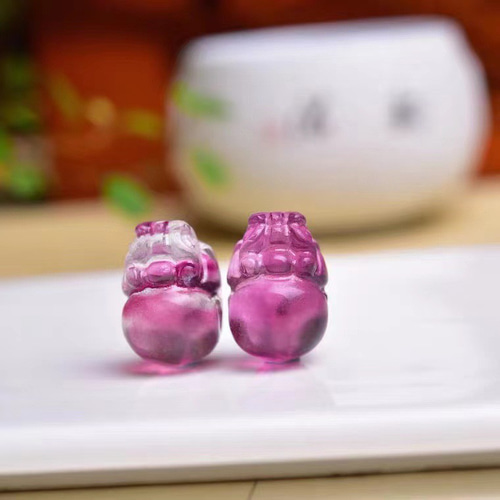 天然石彫 ☆財を守る神獣「貔貅」（ヒキュウ）白水晶・フローライト約