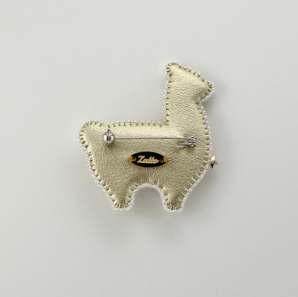 ビーズ刺繍　アルパカブローチ（グレー） 6枚目の画像