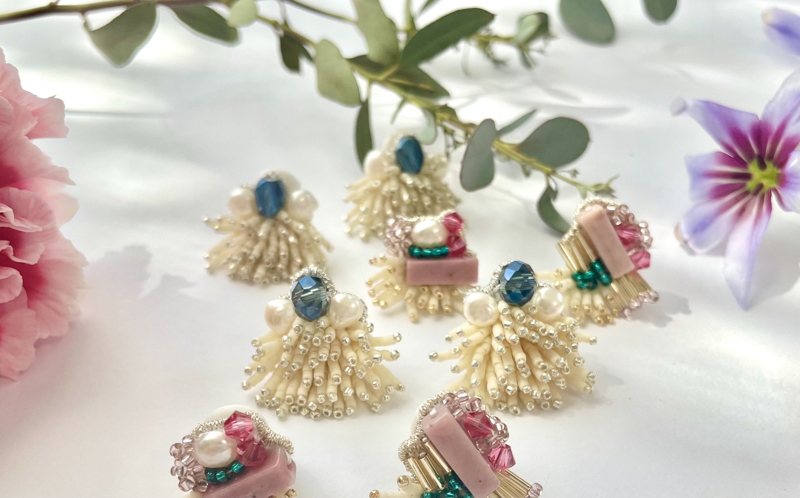 【#1231】パール　ビーズ刺繍　ハンドメイドアクセサリー　ピアス　イヤリング 簡単パールビーズ刺繍ピアスの作り方｜刺繍イヤリング