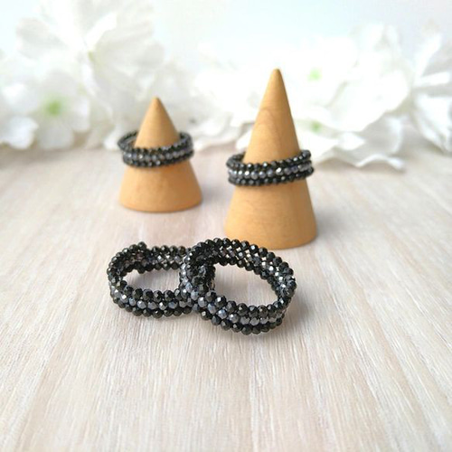 テラヘルツ＆ブラックスピネル 形状記憶 3連リング(指輪