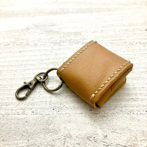 ぐしぐし手縫い＊カウ柄ハラコとヌメ革のキーホルダー＊ 元気 