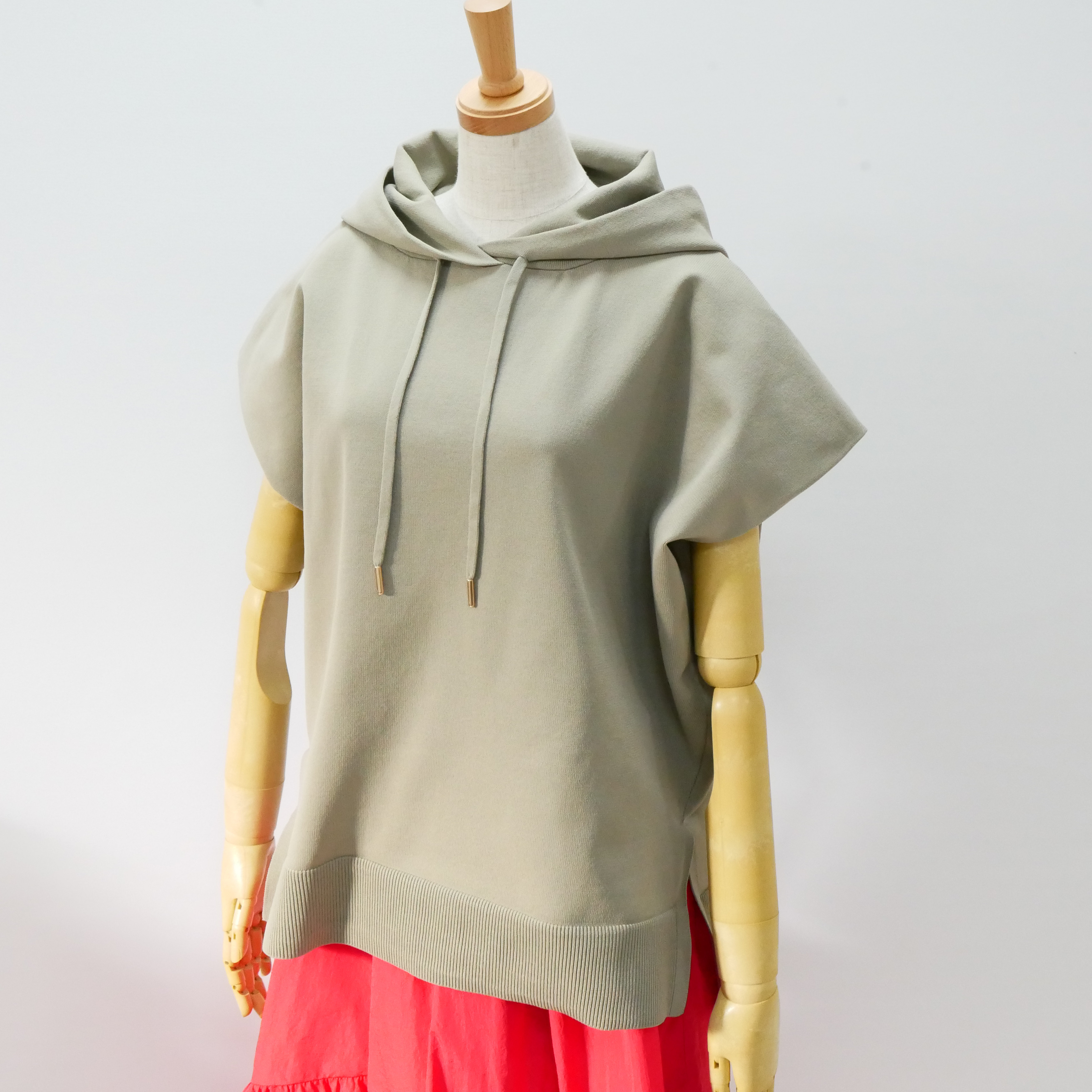 【期間限定　送料無料】【全３カラー】張り感あってゆったり着れて編んでるニットパーカ　グレージュモカ