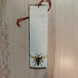 キイロスズメバチの刺繍栞 2枚目の画像