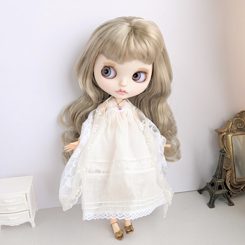 白のガーゼのワンピースとレースのストール※ブライスアウトフィット 852.白のガーゼのワンピースとレースのストール※ブライスアウト