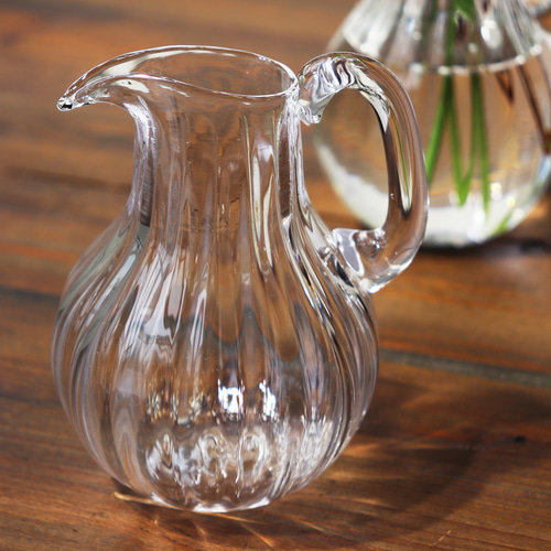 新作「フルートの小さなピッチャー」花器 カラフェ 水差し 花瓶 ジャグ