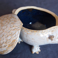 ハリネズミの陶器製入れ物 5枚目の画像