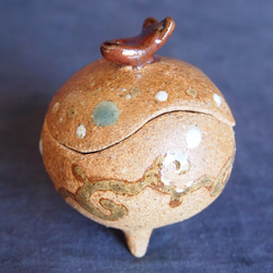 チビ玉魚（ちびたまぎょ）陶器製の入れ物 4枚目の画像