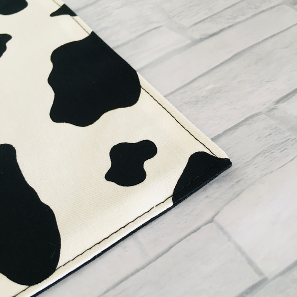 牛柄ホルスタインランチョンマット（白×黒） 3枚目の画像