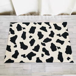 牛柄ホルスタインランチョンマット（白×黒） 1枚目の画像