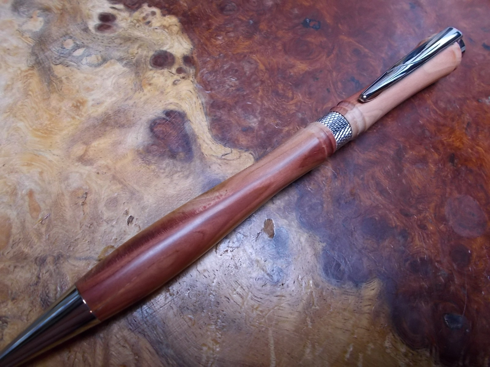 【新品】ウッドペンクラフト　紅梅　ボールペン