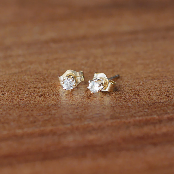 ピアス＊14kgf＊ロシア産フェナカイト（2.5mm）3ミリ