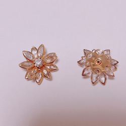 【２個】フラワー　ビーズ　カボション　チャーム　パーツ　ＤＩＹ　アクセサリー　手芸　素材　ピアス　イヤリング　ネックレス 2枚目の画像