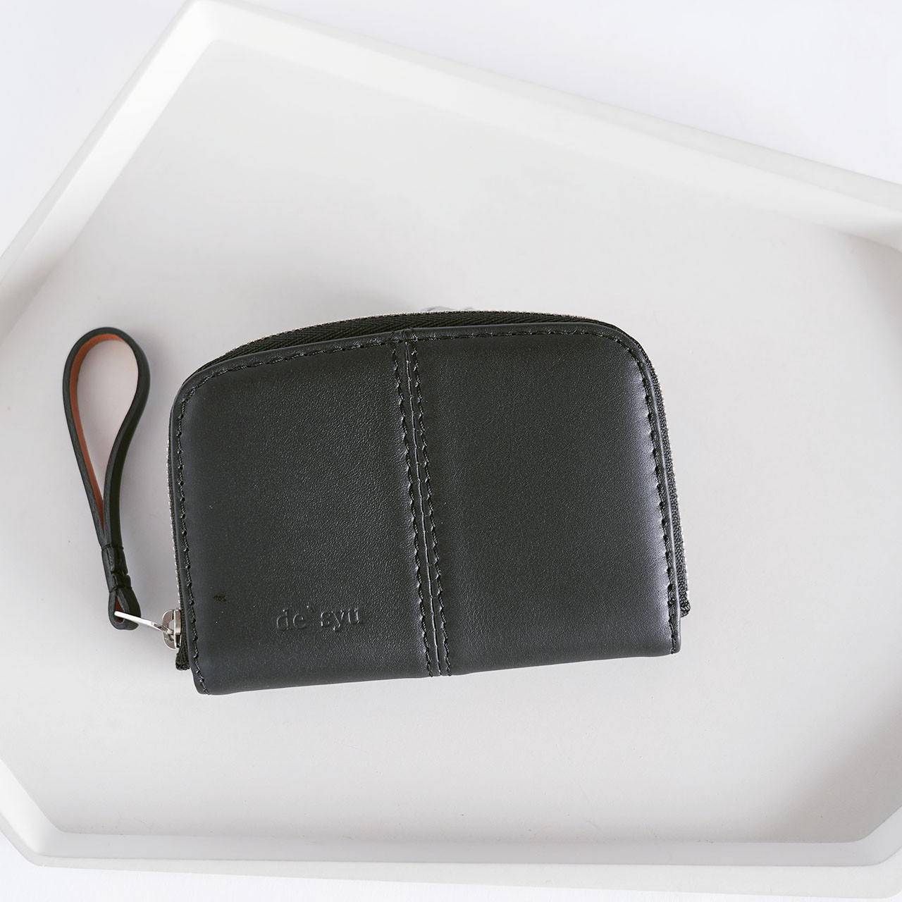 上質カーブレザー　ミニ財布　　エクセラファスナー使用　　レディース　可愛らしいサイズ感