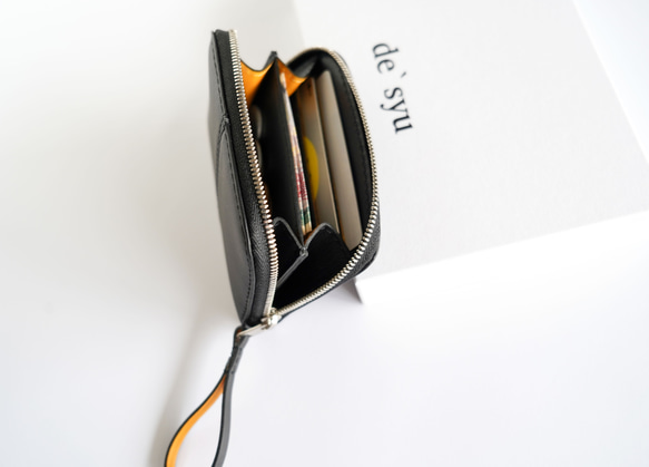 上質カーブレザー　ミニ財布　　エクセラファスナー使用　　レディース　可愛らしいサイズ感 1枚目の画像