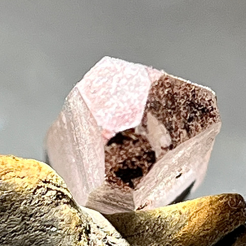 ダウ　ホワイトファントム ✨ヒマラヤ　ピンク水晶  原石　ポイント ダウホワイトファントム ✨ヒマラヤピンク水晶 原石ポイント