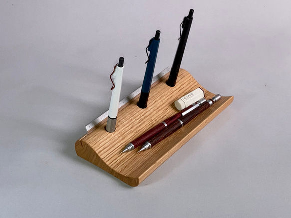 デコ・ステーショナリー(ペンや定規、メモ等机上の文房具を使いながら