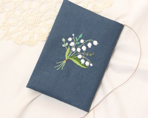 新品❗手作りメリーゴーランド 刺繍 A6手帳ブックカバー 84c0908f877d58e3d7a73eeb503d85