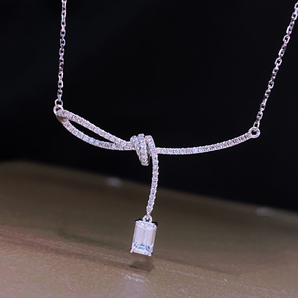 天然ダイヤモンド付きホワイトサファイアネックレスk18 2枚目の画像