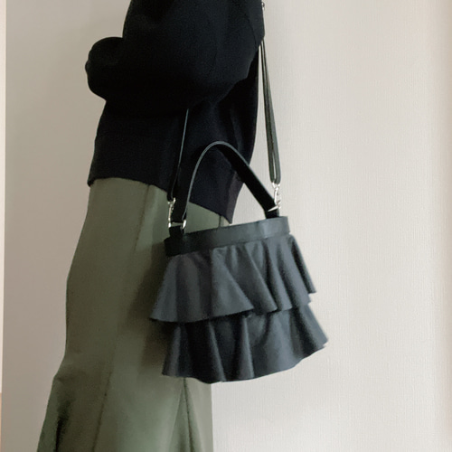 ラッフルフリルのフリルバッグ バケツバッグ フリルショルダー