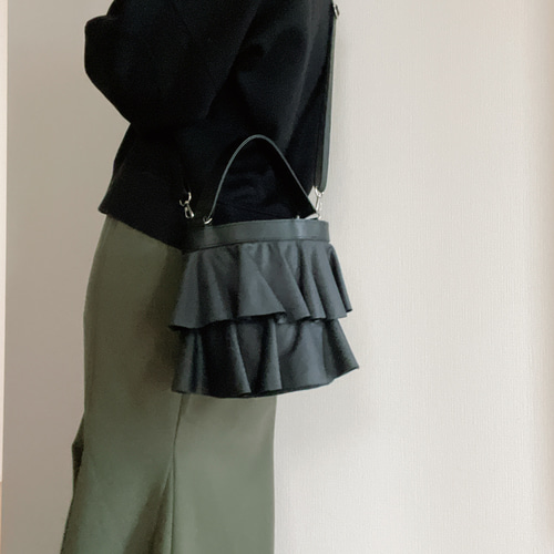 ラッフルフリルのフリルバッグ バケツバッグ フリルショルダー