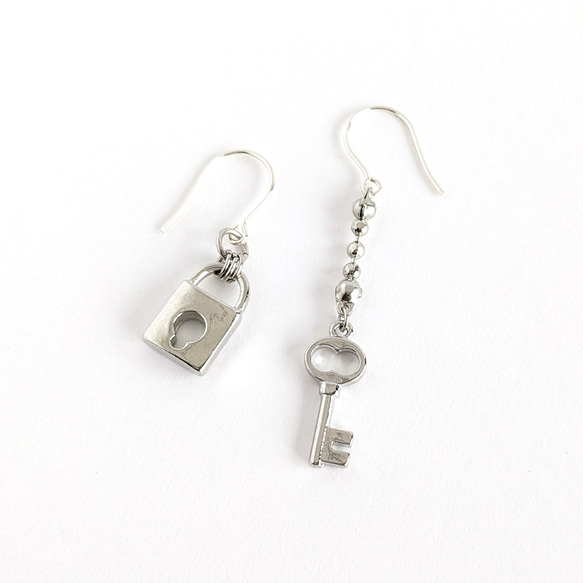 sv925ピアス[Key and lock/Silver] 5枚目の画像