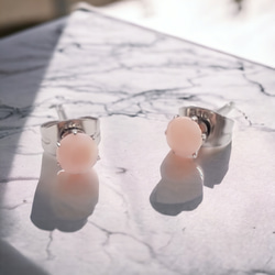 ピアス 両耳 天然石 ピンクオパール 爪あり４㎜ レディース サージカルステンレス シンプル  金属アレルギー対応 上品 2枚目の画像
