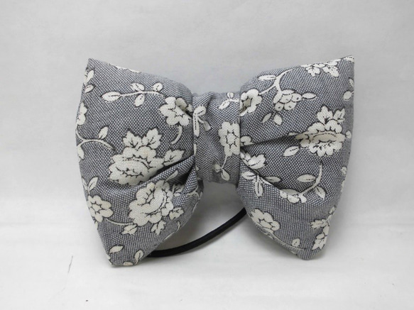布で縫い縫いヘアゴムリボン(綿入り)花柄 1枚目の画像