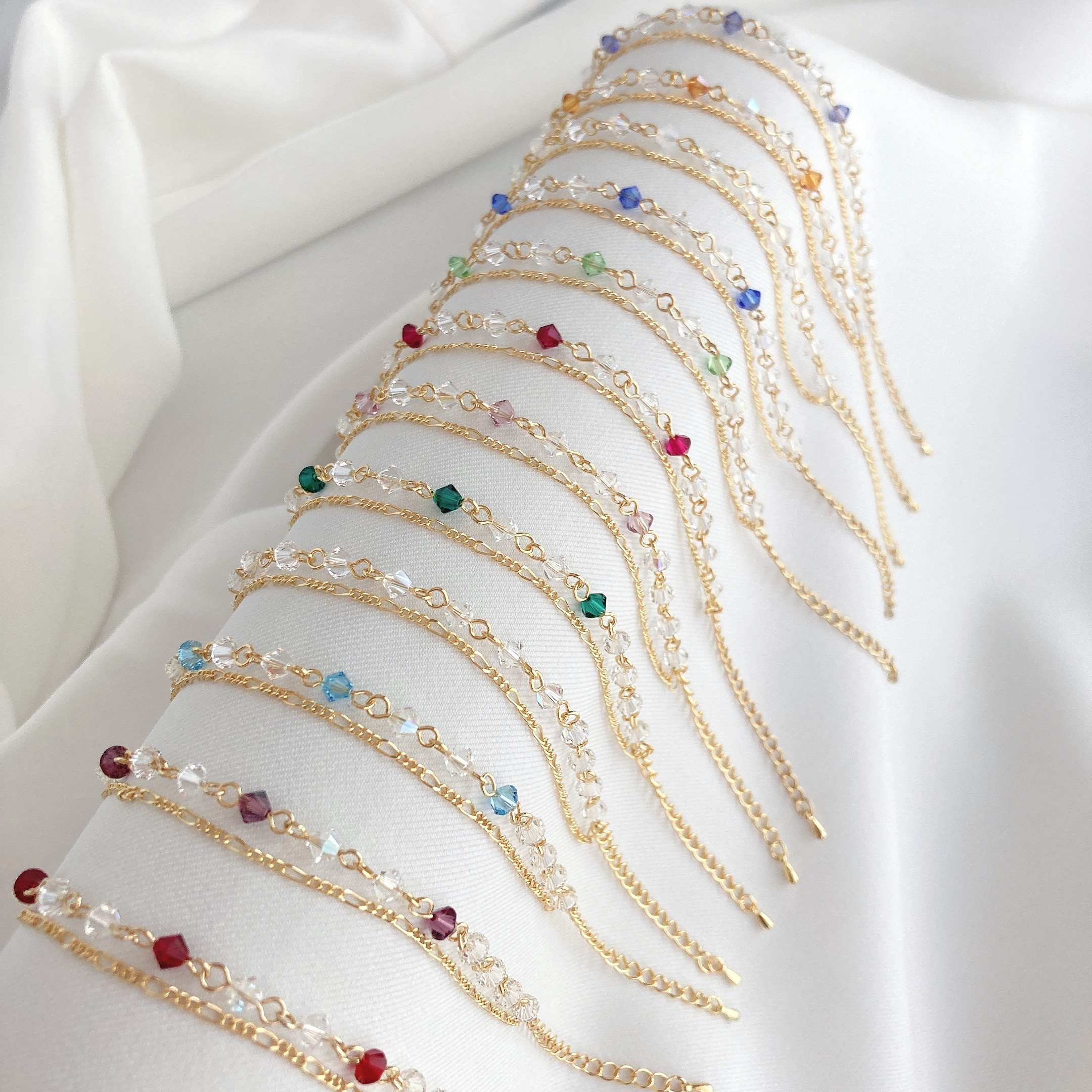 選べる誕生石ブレスレット　ゴールド　　推しカラー　推し活　　プレゼント　ギフト　誕生日　華奢　揺れる　送料無料