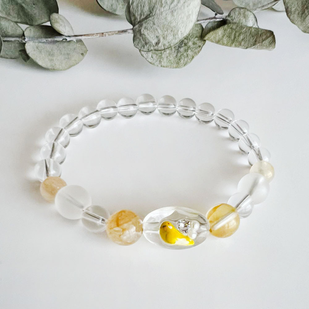 4月誕生石・インコと誕生石ブレスレット・イエロー・マニカラン水晶（マニカラン産ヒマラヤ水晶）