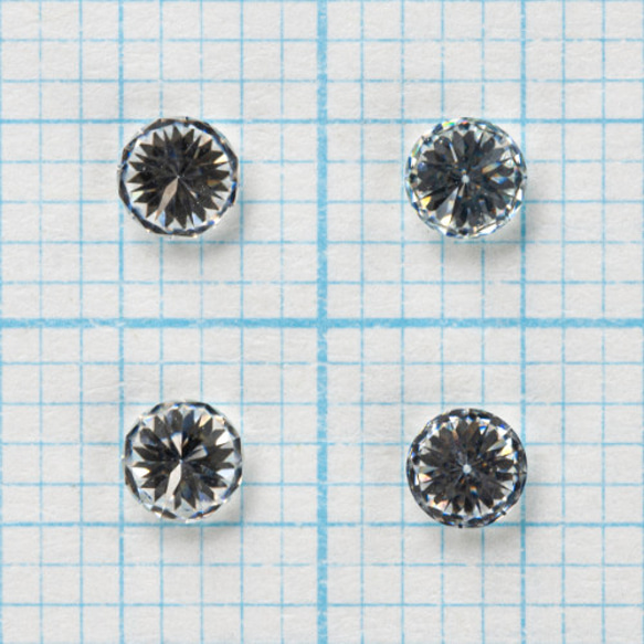 1粒売り　ダイヤモンドを凌ぐ輝き　モアサナイトAAA　ルース　ラウンドファセットカット　クリア　3×3mm 3枚目の画像