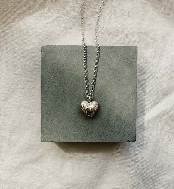 silver Flower heart  necklace 3枚目の画像