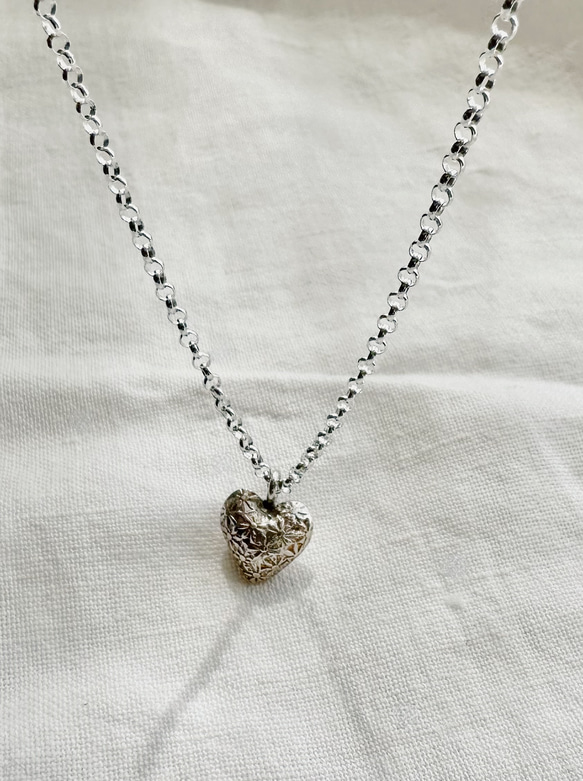 silver Flower heart  necklace 5枚目の画像