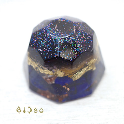 Bishu [定制] Space Orgonite 鑽石形青金石和金箔 de-15-bj-294cc 第1張的照片