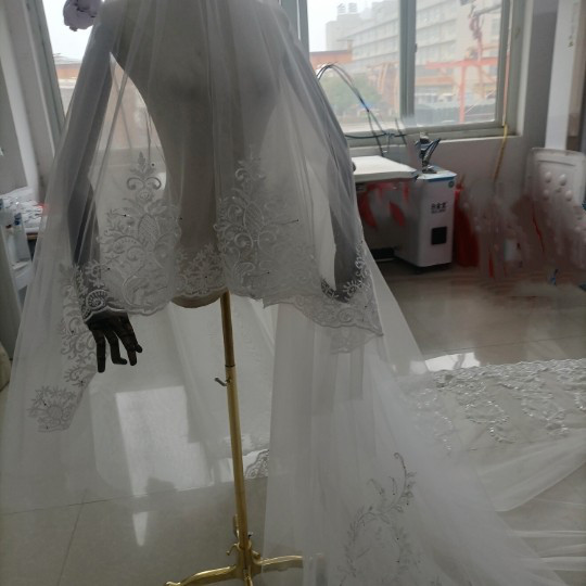 送料無料！人気上昇！ウエディングドレスベール  3D立体レース刺繍 二重のチュール花嫁/結婚式