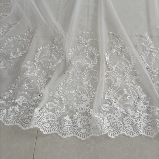 送料無料！人気上昇！ウエディングドレスベール  3D立体レース刺繍 二重のチュール花嫁/結婚式