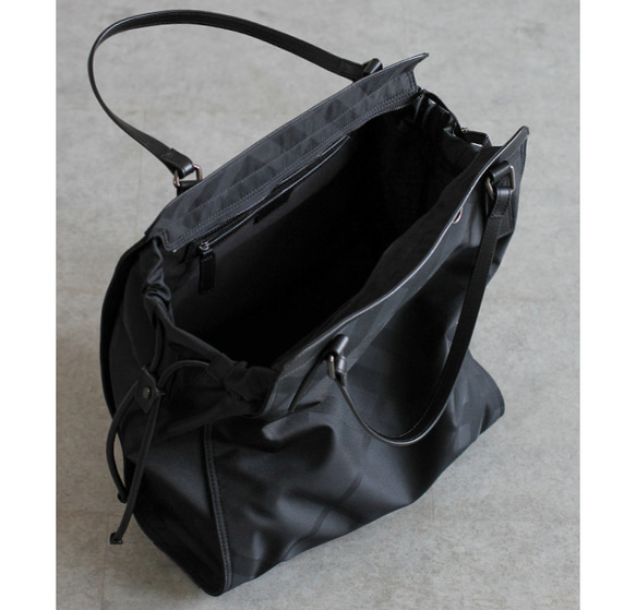 四季の永遠の定番！軽くて使いやすいトートバッグ #黒いチェック柄です 11枚目の画像