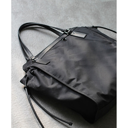 四季の永遠の定番！軽くて使いやすいトートバッグ #黒いチェック柄です 4枚目の画像
